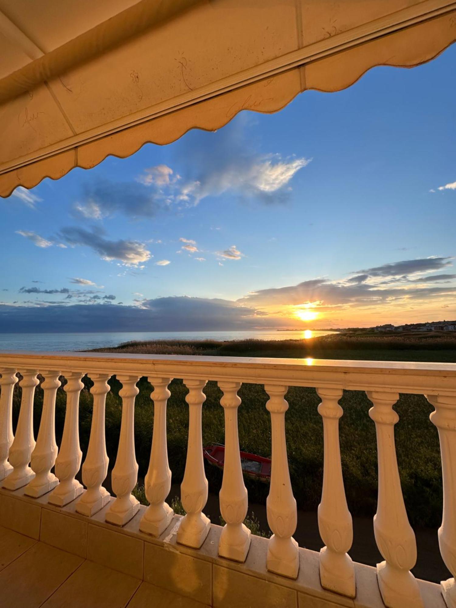 Dimar1 Seaside Apartment Paralia Dionysiou Bagian luar foto