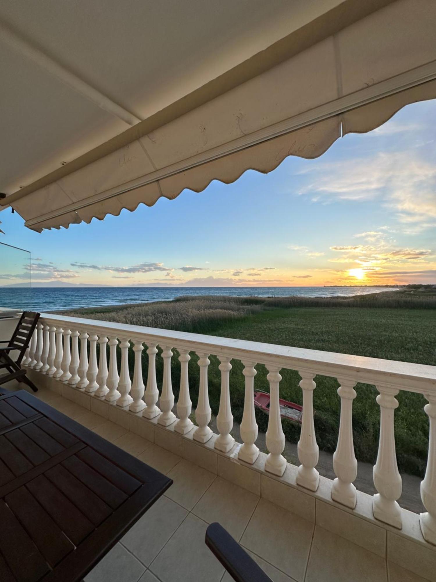 Dimar1 Seaside Apartment Paralia Dionysiou Bagian luar foto